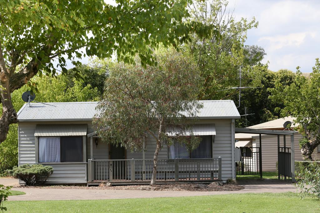 Lake Hume Resort Албъри Екстериор снимка