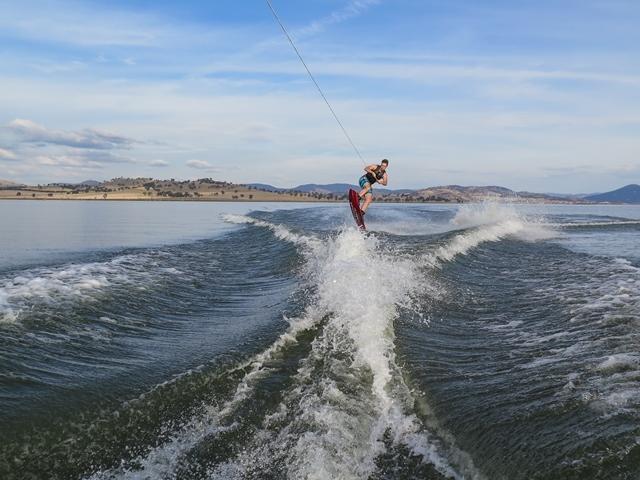Lake Hume Resort Албъри Екстериор снимка